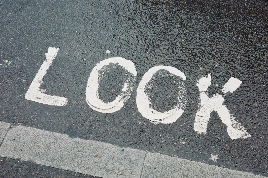 Ilustración sobre problema de contraseña disco olvidada para recuperación de datos